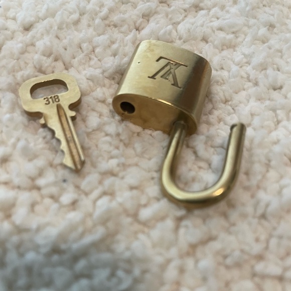 Louis Vuitton Antigua Cabas Brun Canvas Inventeur Tote w/ Lock and Key/Poignet - Picture 17 of 17